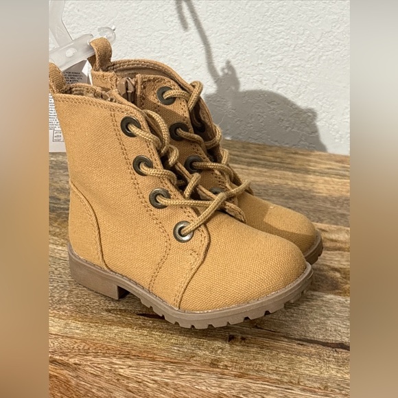 Old Navy Wheat Brown Combat Boots Side Zipper Lace Up Boots Toddler Sz 6 NEW - Picture 1 of 6